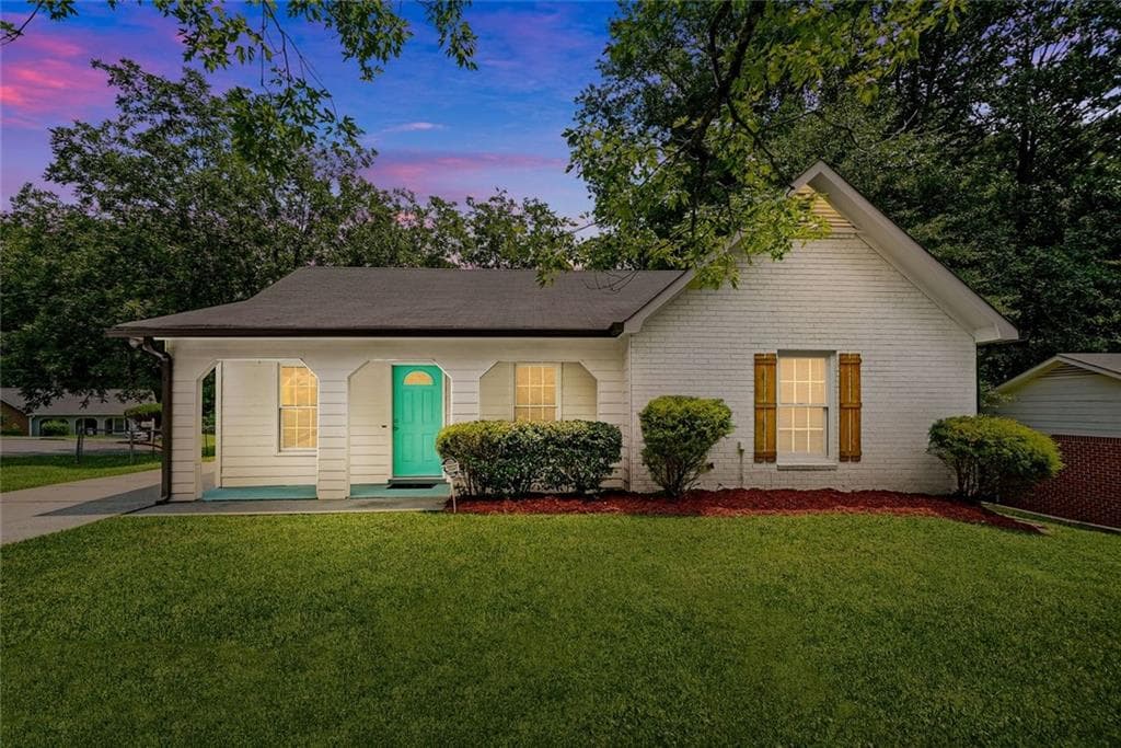 3 bedroom, 2 bathroom, 1,143 sq ft single family residence under contract at 8426 Alden Drive, Riverdale, GA 30274 — photo 2