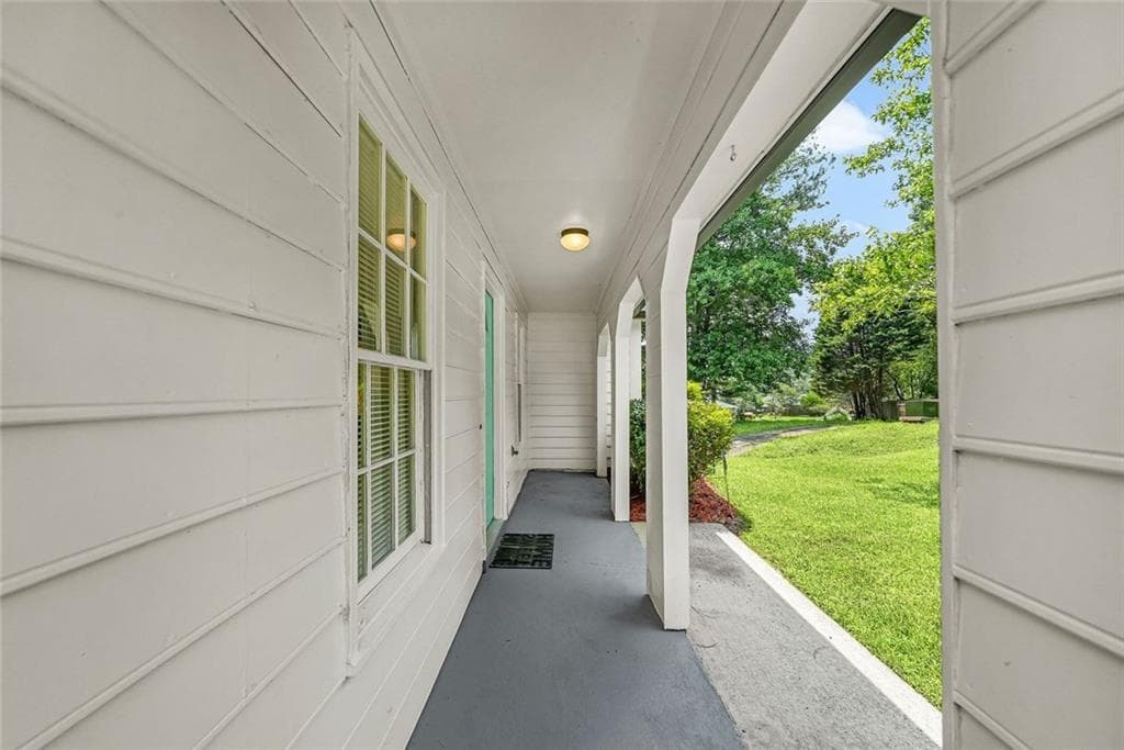 3 bedroom, 2 bathroom, 1,143 sq ft single family residence under contract at 8426 Alden Drive, Riverdale, GA 30274 — photo 3