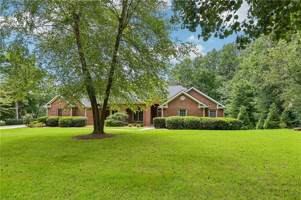 6 bedroom, 4 bathroom, 6,361 sq ft single family residence for sale at 2077 Coolidge Way, Acworth, GA 30101 — photo 8