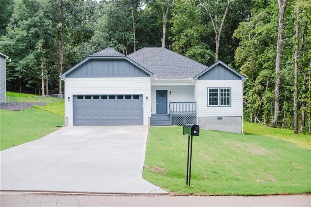 4 bedroom, 3 bathroom, 2,400 sq ft single family residence for sale at 35 Guthrie Place, Stockbridge, GA 30281