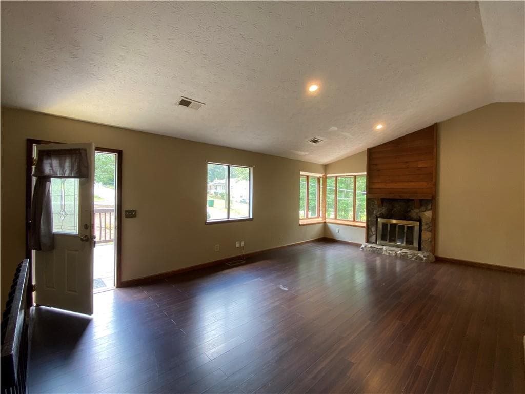 4 bedroom, 3 bathroom, 2,090 sq ft single family residence for sale at 3335 Hillside Drive, Snellville, GA 30078 — photo 2