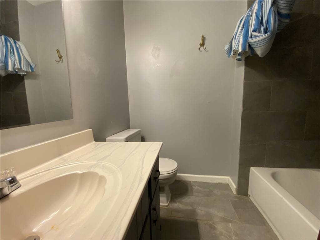 4 bedroom, 3 bathroom, 2,090 sq ft single family residence for sale at 3335 Hillside Drive, Snellville, GA 30078 — photo 8