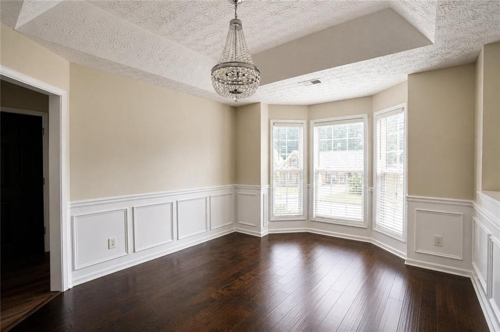 6 bedroom, 3 bathroom, 3,586 sq ft single family residence for sale at 1030 Chimney Trace Way, Lawrenceville, GA 30045 — photo 7