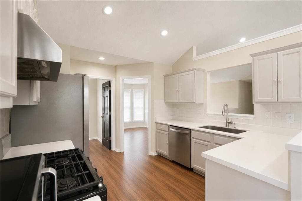 6 bedroom, 3 bathroom, 3,586 sq ft single family residence for sale at 1030 Chimney Trace Way, Lawrenceville, GA 30045 — photo 9