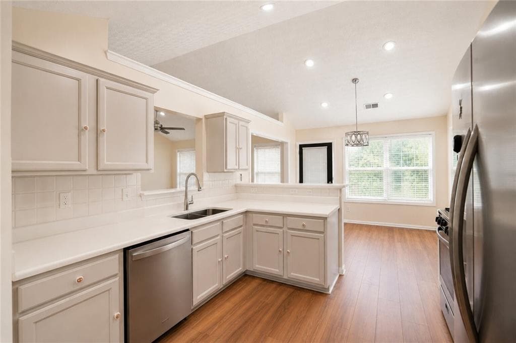 6 bedroom, 3 bathroom, 3,586 sq ft single family residence for sale at 1030 Chimney Trace Way, Lawrenceville, GA 30045 — photo 10
