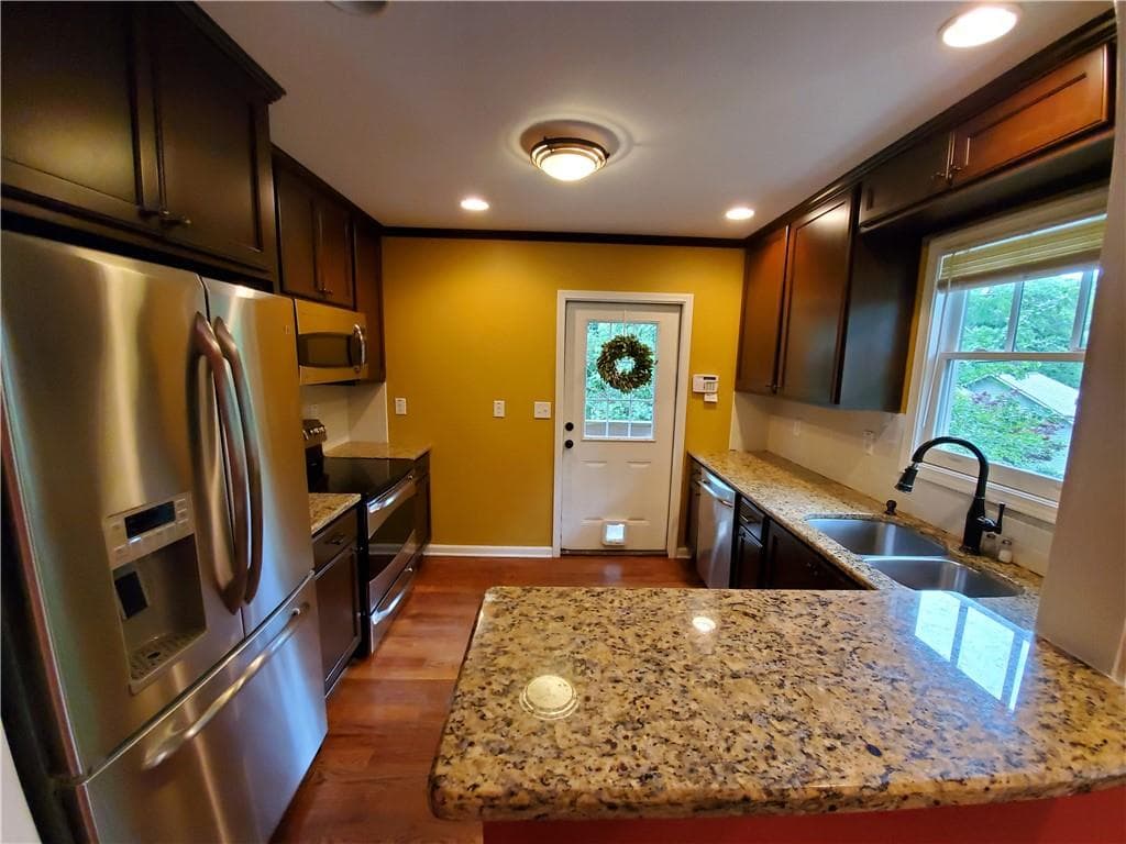3 bedroom, 2 bathroom, 1,526 sq ft single family residence for rent at 2178 Ridgedale Road, Atlanta, GA 30317 for $2,895 a month — photo 8