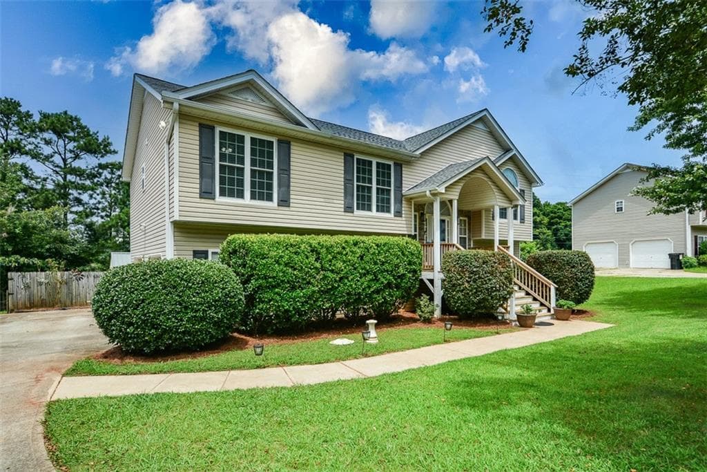 4 bedroom, 3 bathroom, 2,932 sq ft single family residence for sale at 168 Oakview Drive, Dallas, GA 30157 — photo 3