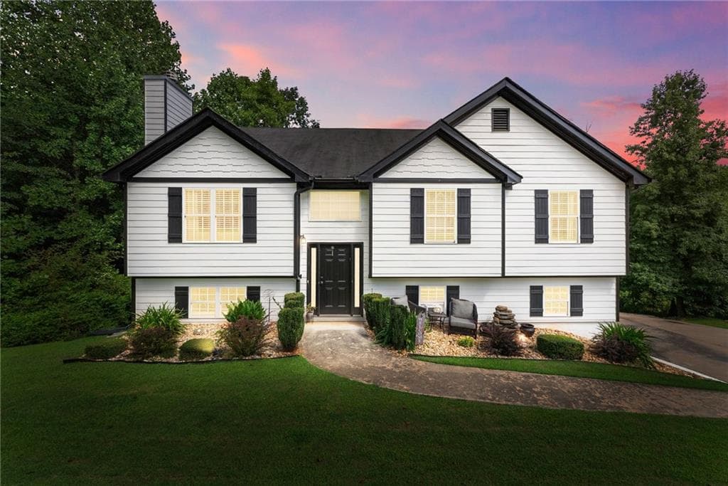 4 bedroom, 3 bathroom, 1,189 sq ft single family residence for sale at 2786 Summer Creek Drive, Gainesville, GA 30507 — photo 2