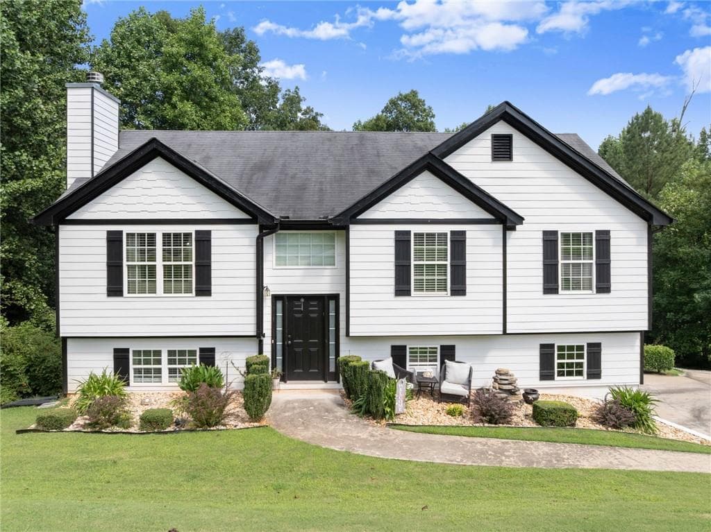 4 bedroom, 3 bathroom, 1,189 sq ft single family residence for sale at 2786 Summer Creek Drive, Gainesville, GA 30507 — photo 4
