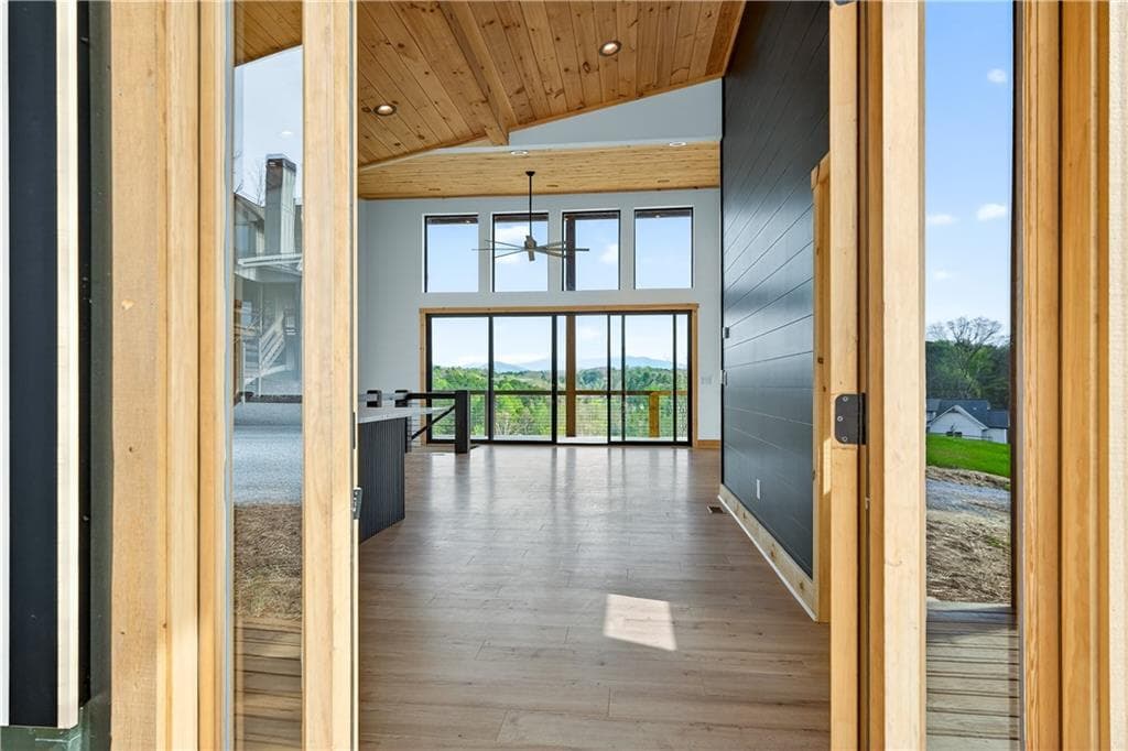 3 bedroom, 3 bathroom, 2,492 sq ft single family residence for sale at 251 Mystic Drive, Ellijay, GA 30540 — photo 3