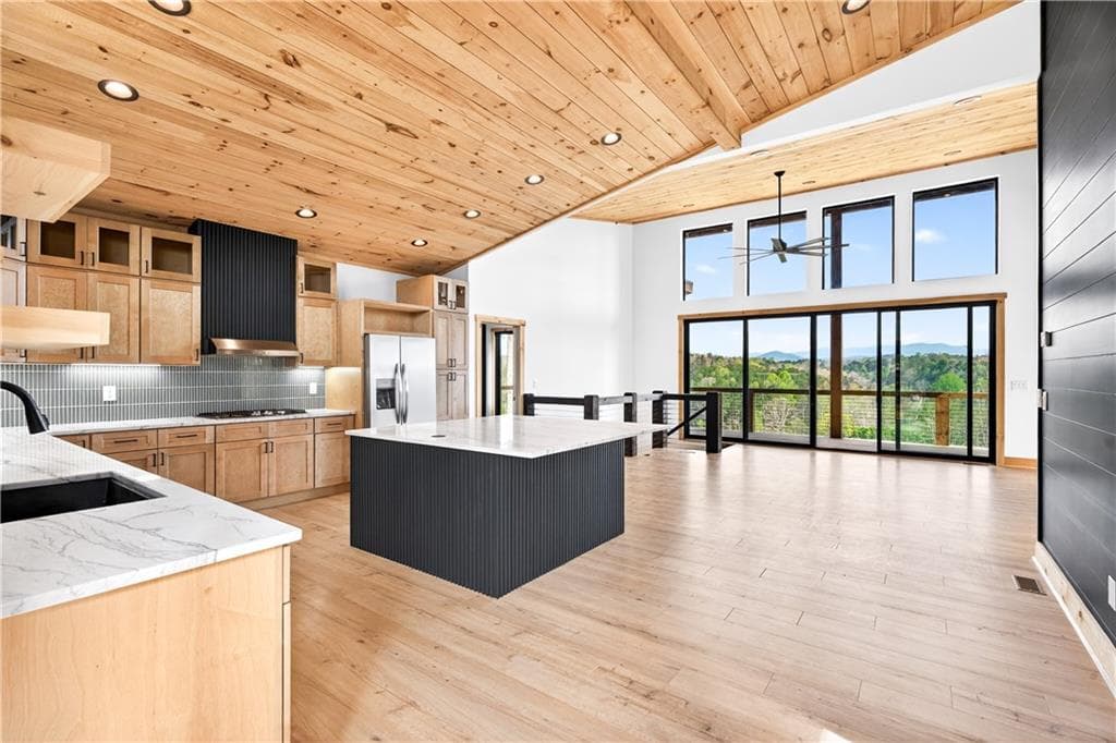 3 bedroom, 3 bathroom, 2,492 sq ft single family residence for sale at 251 Mystic Drive, Ellijay, GA 30540 — photo 5