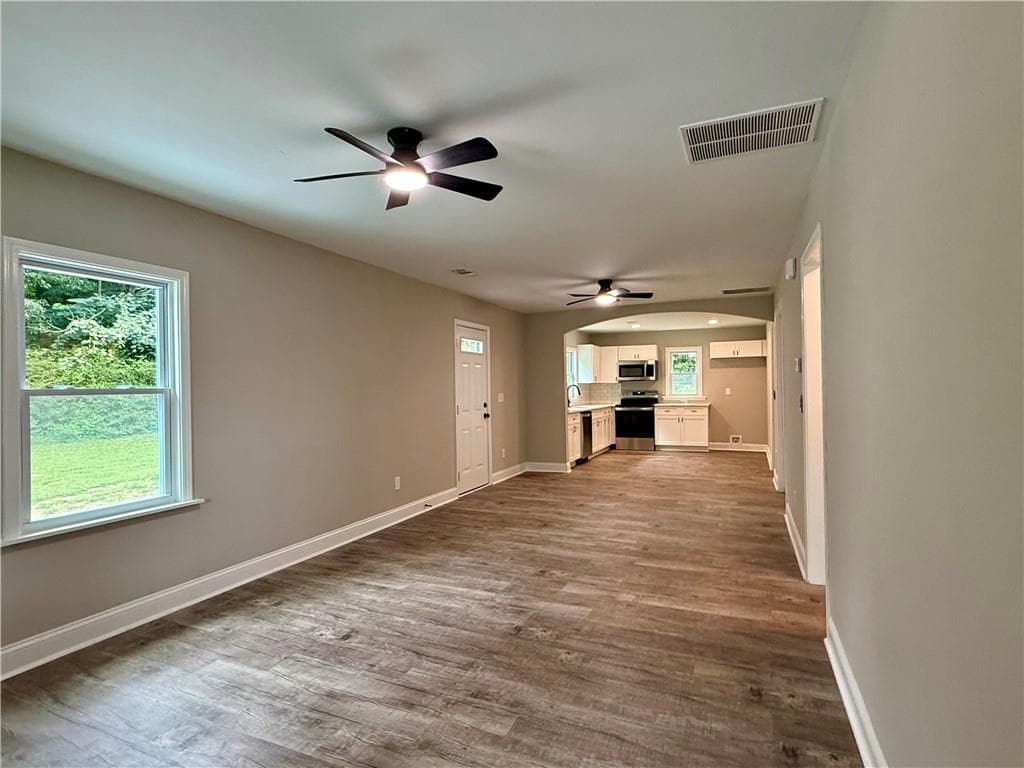 2 bedroom, 2 bathroom, 936 sq ft single family residence under contract at 522 Spring Street, Carrollton, GA 30117 — photo 5