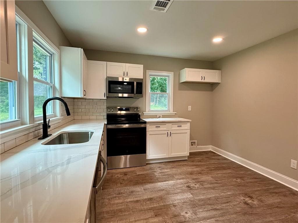 2 bedroom, 2 bathroom, 936 sq ft single family residence under contract at 522 Spring Street, Carrollton, GA 30117 — photo 8