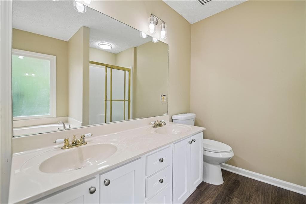 4 bedroom, 3 bathroom, 2,404 sq ft single family residence for sale at 2321 Murdock Road, Marietta, GA 30062 — photo 6