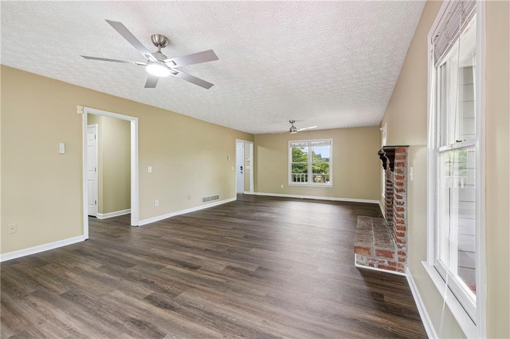 4 bedroom, 3 bathroom, 2,404 sq ft single family residence for sale at 2321 Murdock Road, Marietta, GA 30062 — photo 10