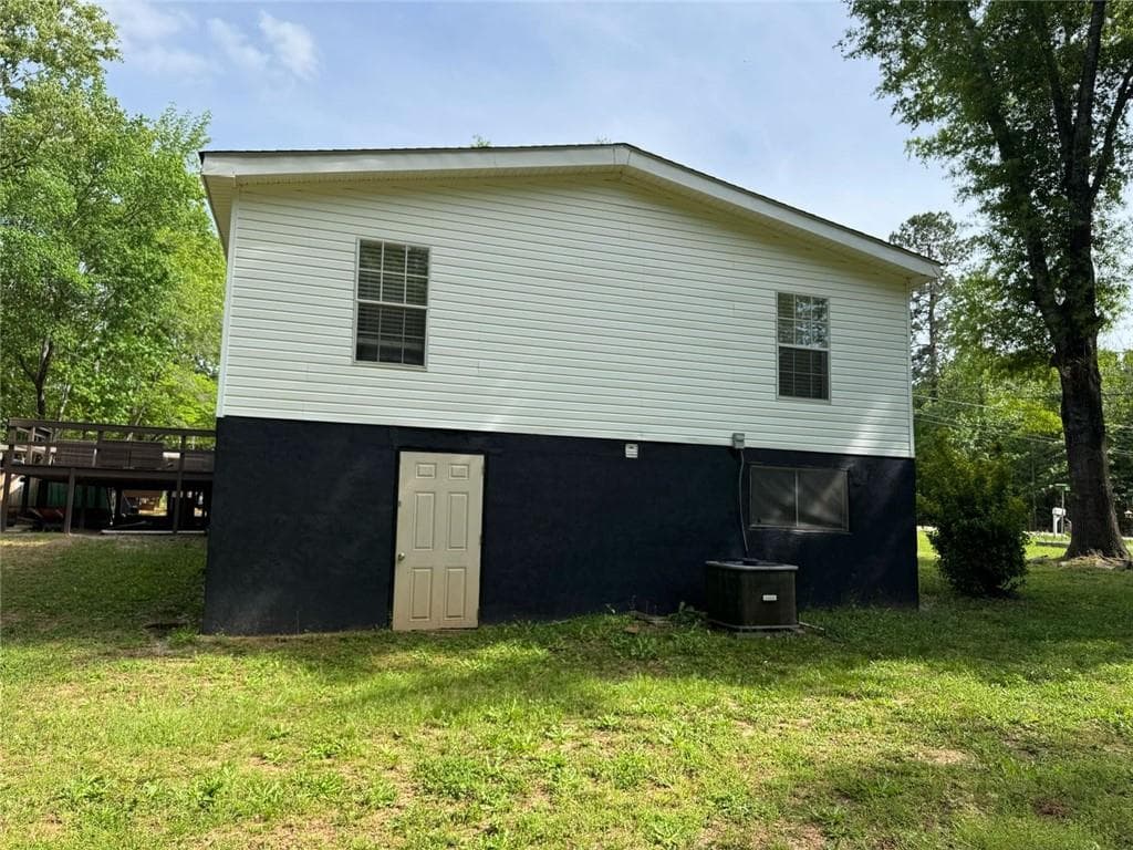 3 bedroom, 3 bathroom, 1,904 sq ft single family residence for sale at 224 Little River Trail, Eatonton, GA 31024 — photo 2