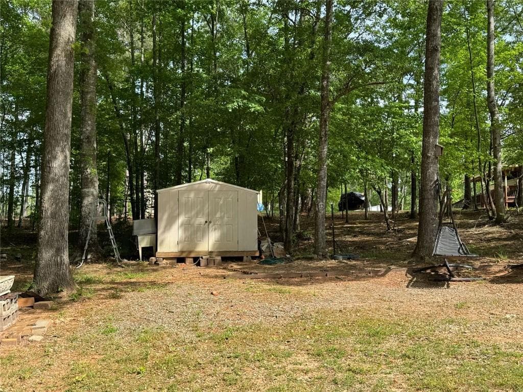 3 bedroom, 3 bathroom, 1,904 sq ft single family residence for sale at 224 Little River Trail, Eatonton, GA 31024 — photo 7