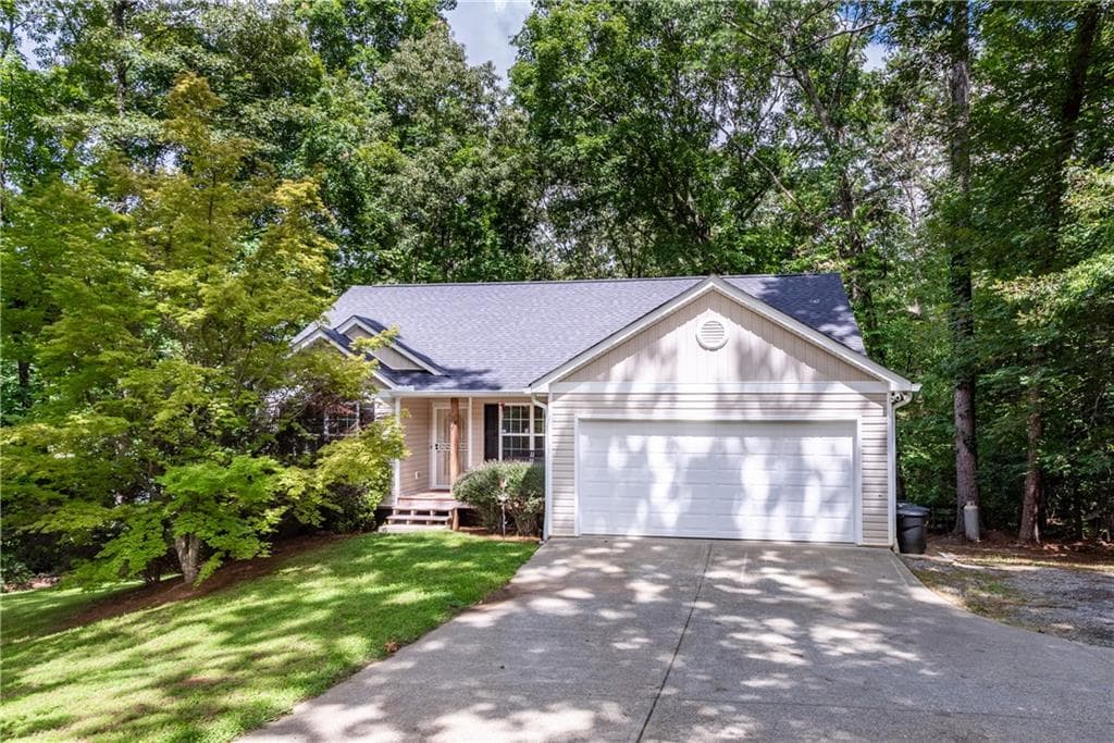 3 bedroom, 2 bathroom, 1,288 sq ft single family residence under contract at 1218 Roundtop Road, Ellijay, GA 30540