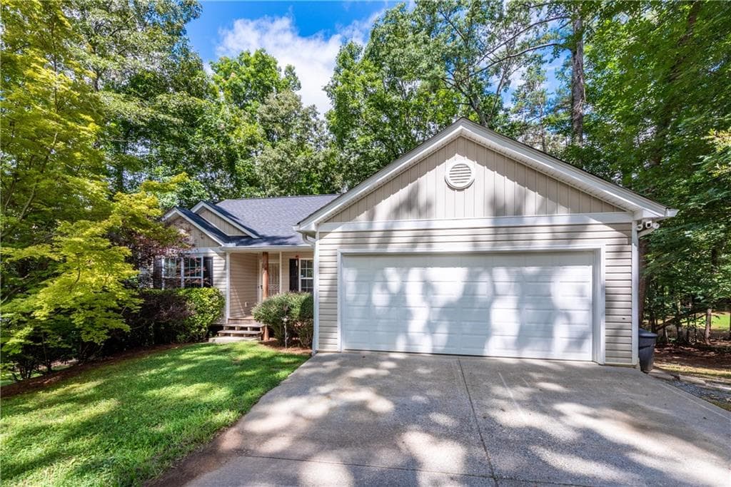 3 bedroom, 2 bathroom, 1,288 sq ft single family residence under contract at 1218 Roundtop Road, Ellijay, GA 30540 — photo 2