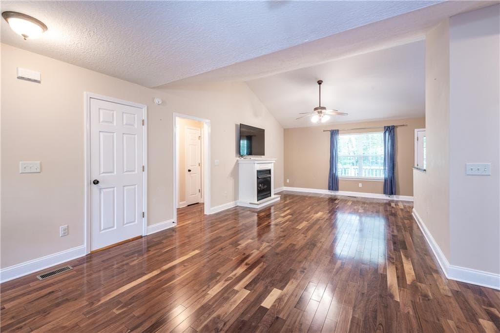 3 bedroom, 2 bathroom, 1,288 sq ft single family residence under contract at 1218 Roundtop Road, Ellijay, GA 30540 — photo 9