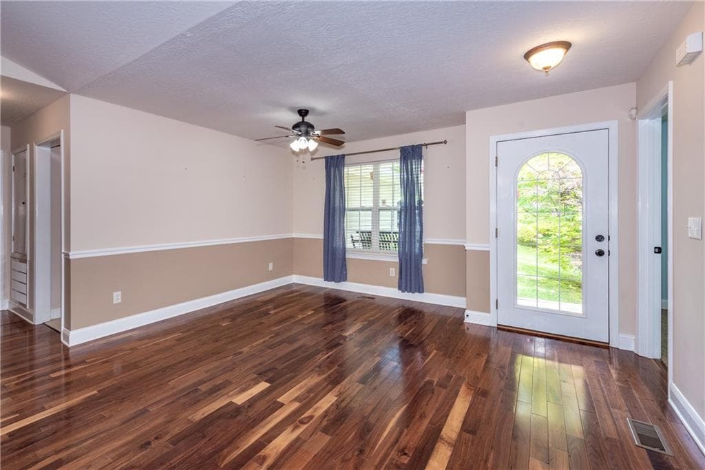 3 bedroom, 2 bathroom, 1,288 sq ft single family residence under contract at 1218 Roundtop Road, Ellijay, GA 30540 — photo 10
