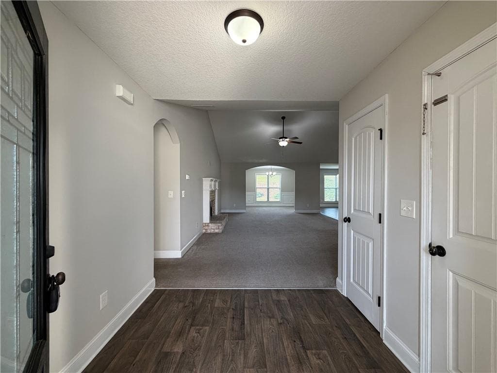 4 bedroom, 3 bathroom, 2,250 sq ft single family residence for rent at 624 River Mist Circle, Jefferson, GA 30549 for $2,200 a month — photo 2