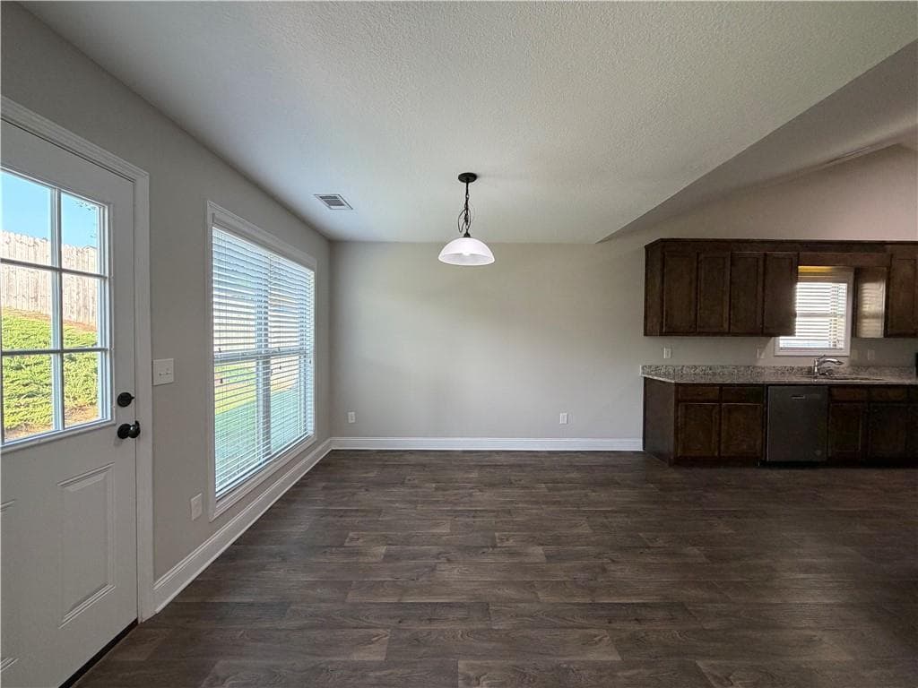 4 bedroom, 3 bathroom, 2,250 sq ft single family residence for rent at 624 River Mist Circle, Jefferson, GA 30549 for $2,200 a month — photo 8