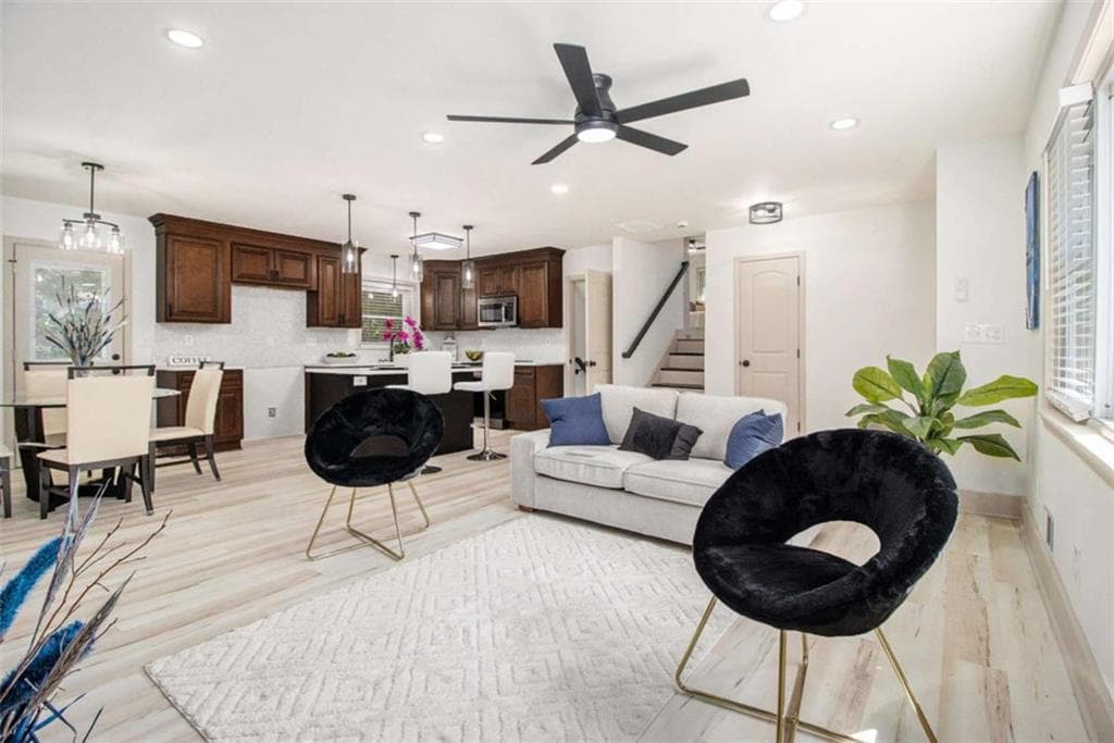 3 bedroom, 2 bathroom, 1,808 sq ft single family residence for sale at 2508 Fontaine Circle, Decatur, GA 30032 — photo 7