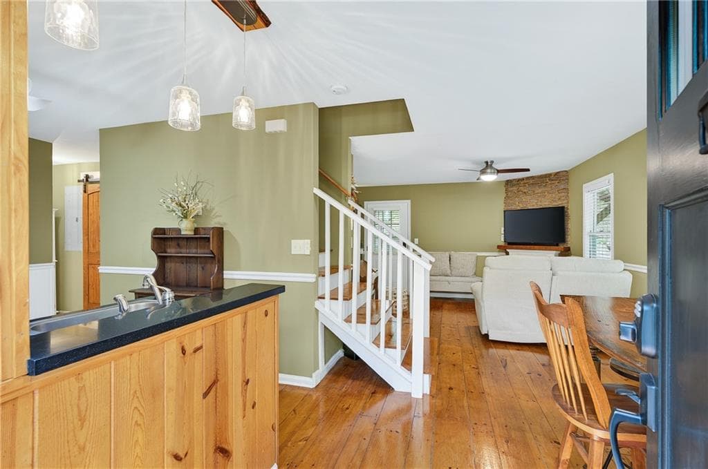 2 bedroom, 2 bathroom, 1,120 sq ft single family residence for sale at 747 Mountain Oak Road, Ellijay, GA 30536 — photo 6