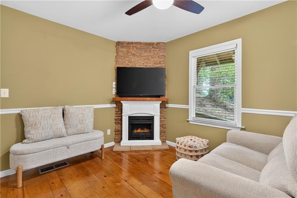 2 bedroom, 2 bathroom, 1,120 sq ft single family residence for sale at 747 Mountain Oak Road, Ellijay, GA 30536 — photo 10