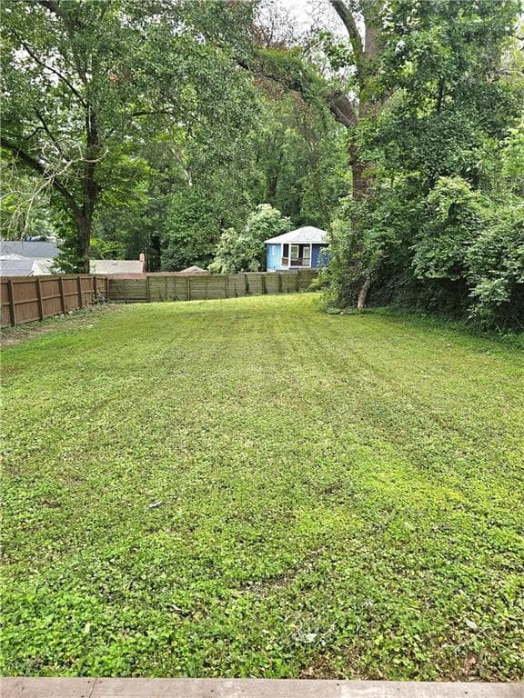 3 bedroom, 2 bathroom, 1,178 sq ft single family residence for sale at 430 Chappell Road, Atlanta, GA 30318 — photo 6