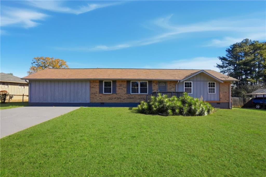3 bedroom, 3 bathroom, 1,775 sq ft single family residence for sale at 8926 Ashton Road, Jonesboro, GA 30238