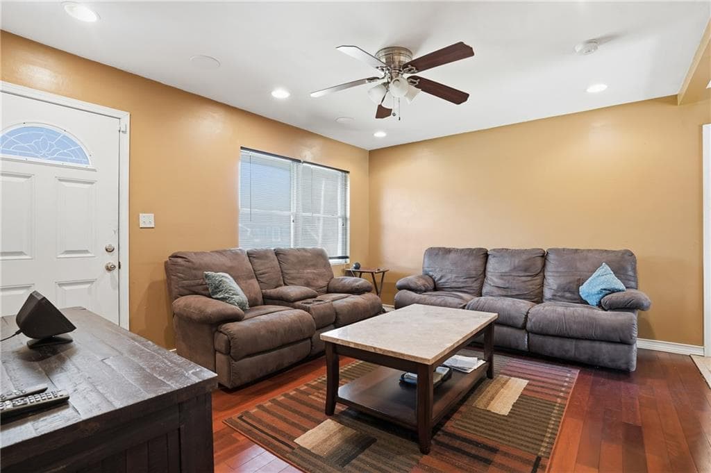 3 bedroom, 3 bathroom, 1,775 sq ft single family residence for sale at 8926 Ashton Road, Jonesboro, GA 30238 — photo 3