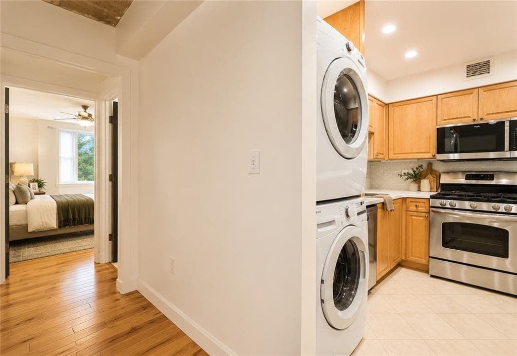 1 bedroom, 1 bathroom, 837 sq ft condominium for rent at 2479 Peachtree Road 305, Atlanta, GA 30305 for $1,950 a month — photo 7