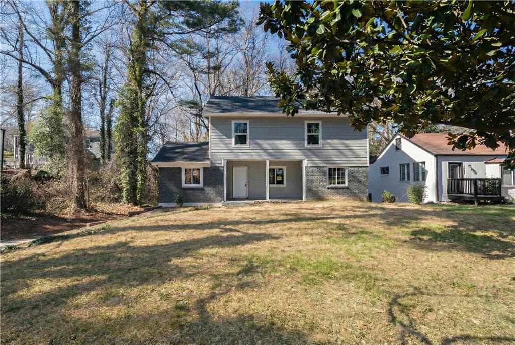 6 bedroom, 4 bathroom, 3,194 sq ft single family residence for sale at 1471 Centra Villa, Atlanta, GA 30311 — photo 1 of 17