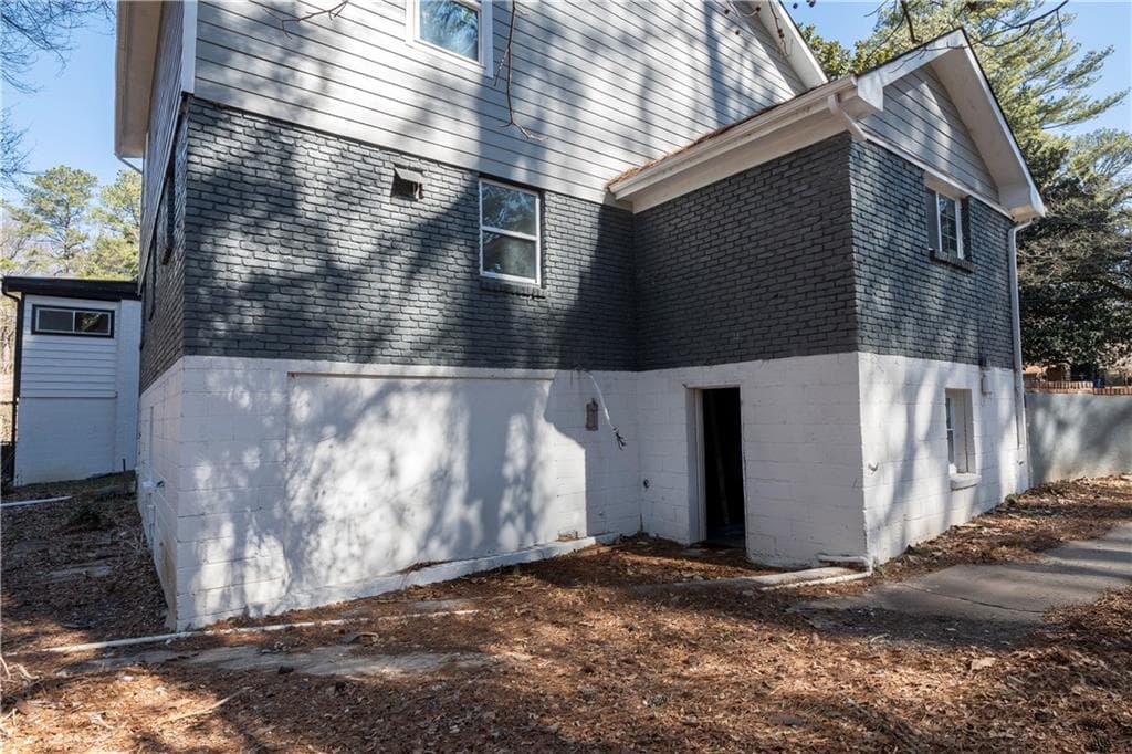 6 bedroom, 4 bathroom, 3,194 sq ft single family residence for sale at 1471 Centra Villa, Atlanta, GA 30311 — photo 5