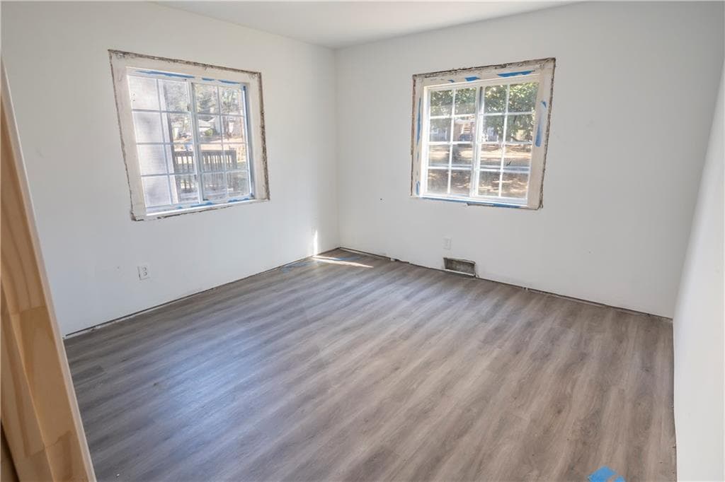 6 bedroom, 4 bathroom, 3,194 sq ft single family residence for sale at 1471 Centra Villa, Atlanta, GA 30311 — photo 9