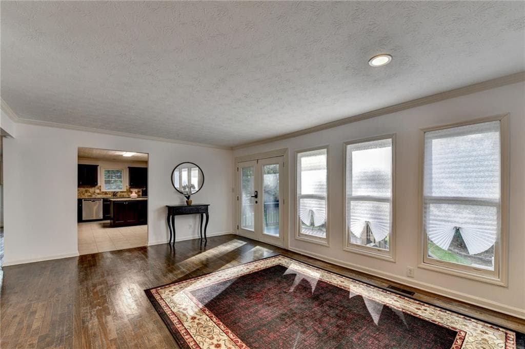 5 bedroom, 4 bathroom, 3,320 sq ft single family residence for sale at 117 Ridge Road, Berkeley Lake, GA 30096 — photo 6