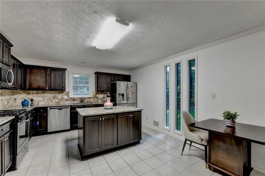 5 bedroom, 4 bathroom, 3,320 sq ft single family residence for sale at 117 Ridge Road, Berkeley Lake, GA 30096 — photo 8
