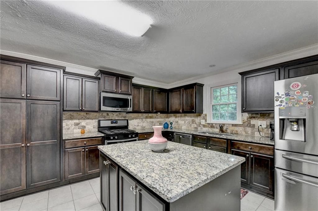 5 bedroom, 4 bathroom, 3,320 sq ft single family residence for sale at 117 Ridge Road, Berkeley Lake, GA 30096 — photo 10
