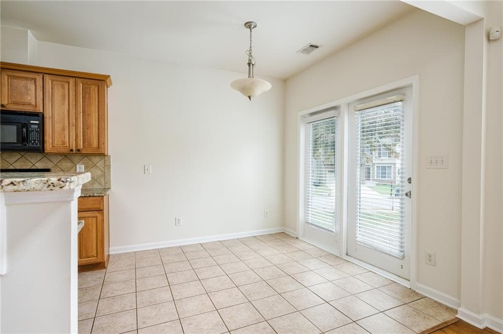 4 bedroom, 3 bathroom, 2,165 sq ft single family residence for sale at 2609 Brynfield Cove, Suwanee, GA 30024 — photo 9