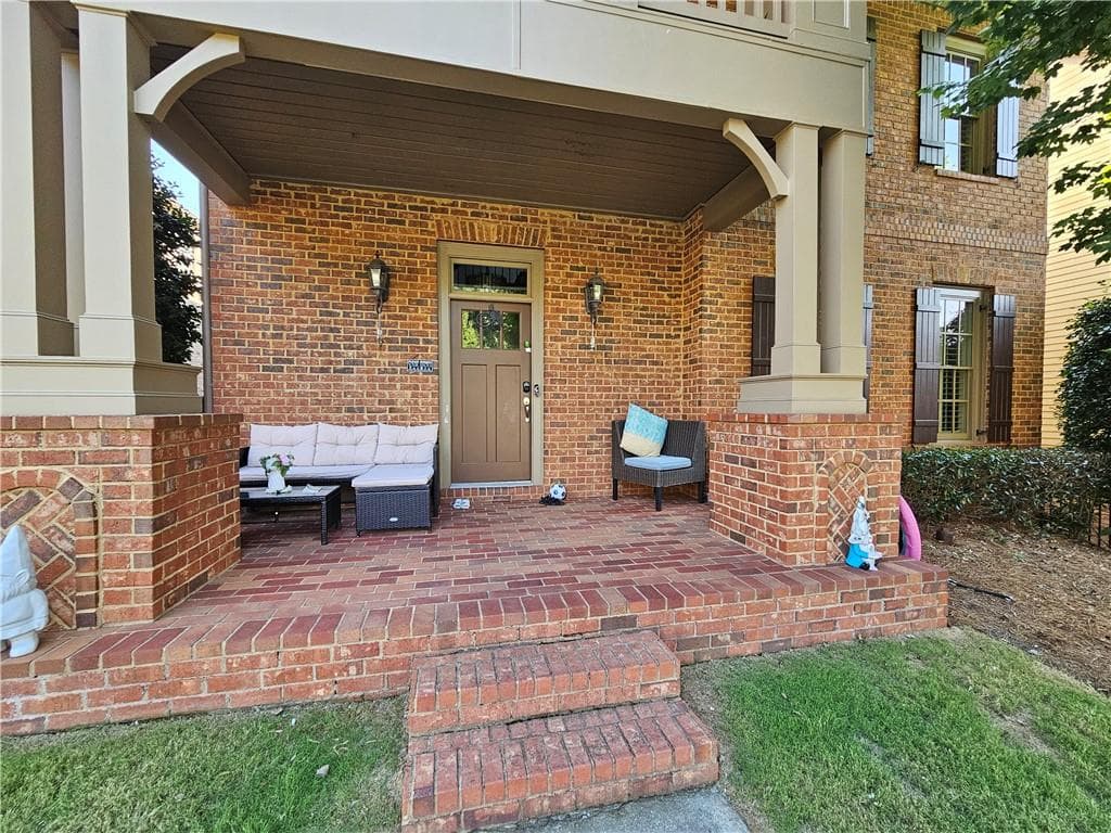 4 bedroom, 4 bathroom, 3,644 sq ft single family residence for rent at 10924 Waters Road, Alpharetta, GA 30022 for $4,100 a month — photo 2