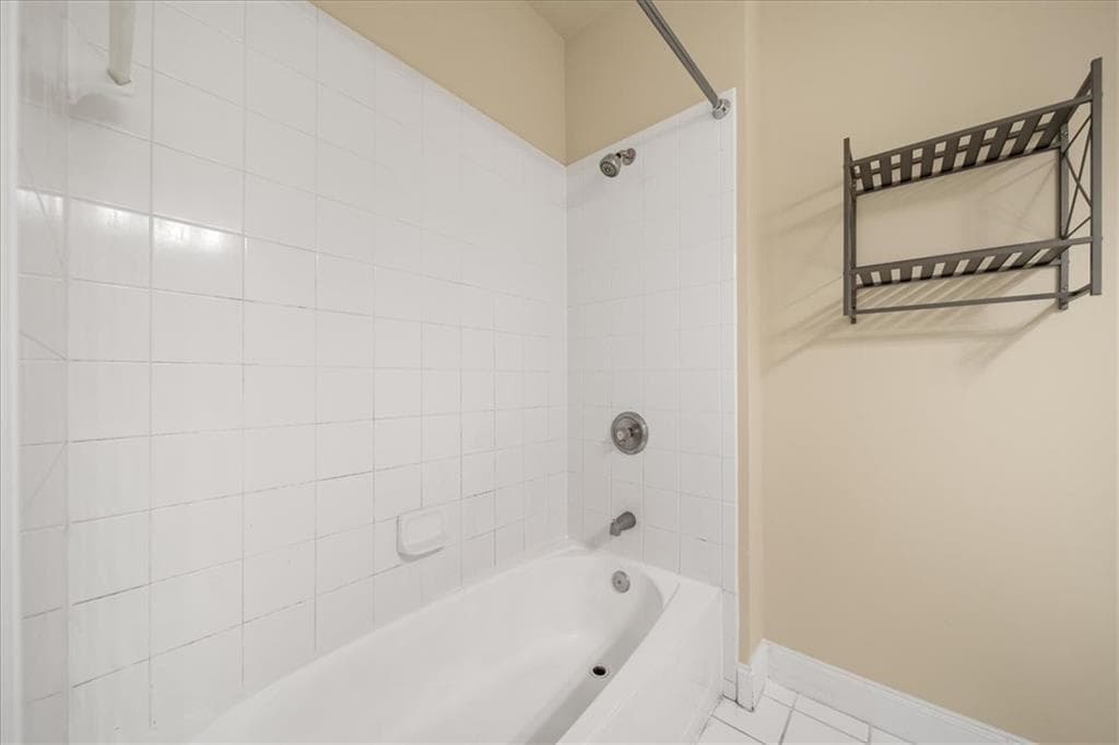 3 bedroom, 4 bathroom townhouse for rent at 205 16th Street 18, Atlanta, GA 30363 for $2,695 a month — photo 8