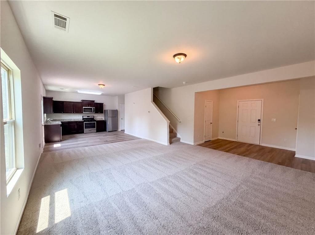 3 bedroom, 2 bathroom, 2,648 sq ft single family residence under contract at 836 Castilla Way, Winder, GA 30680 — photo 3
