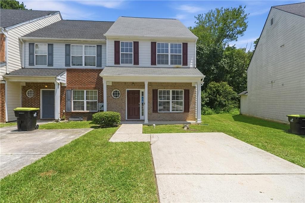 3 bedroom, 3 bathroom, 1,376 sq ft townhouse for sale at 7062 Brookview Creek, Riverdale, GA 30274 — photo 1 of 27