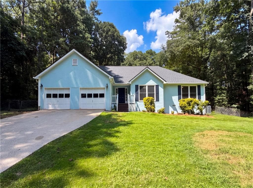 3 bedroom, 2 bathroom, 1,594 sq ft single family residence for sale at 95 Christophers Gallop, Stockbridge, GA 30281