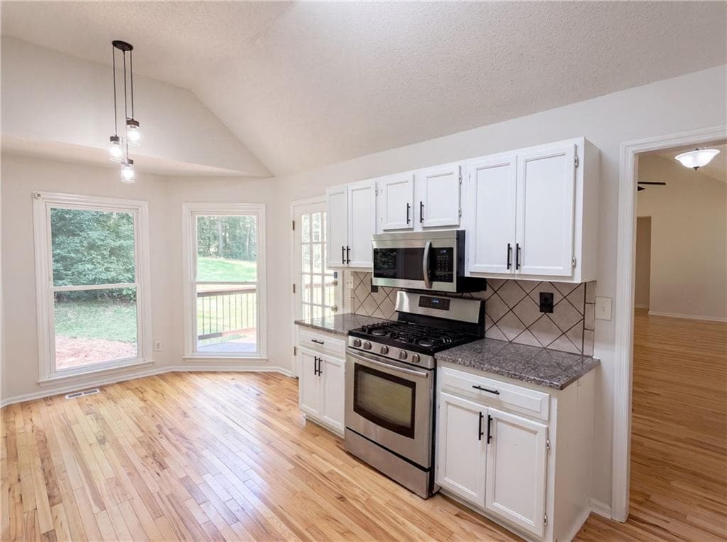 3 bedroom, 2 bathroom, 1,594 sq ft single family residence for sale at 95 Christophers Gallop, Stockbridge, GA 30281 — photo 6