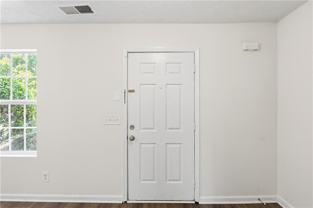 3 bedroom, 3 bathroom, 1,444 sq ft townhouse for sale at 1318 Revelstoke Cove, Riverdale, GA 30296 — photo 6