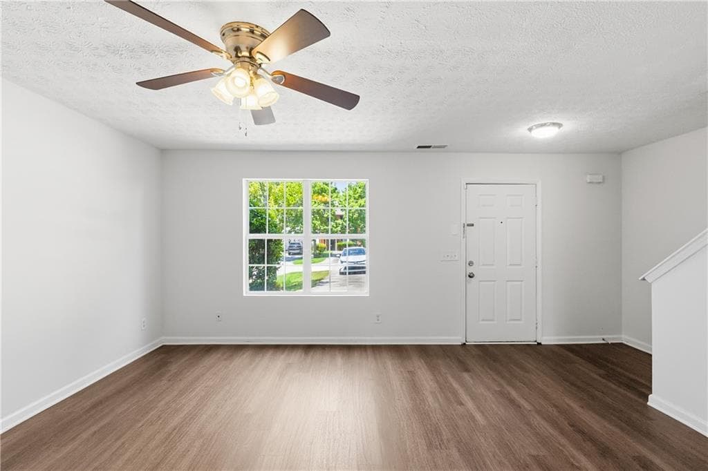 3 bedroom, 3 bathroom, 1,444 sq ft townhouse for sale at 1318 Revelstoke Cove, Riverdale, GA 30296 — photo 7
