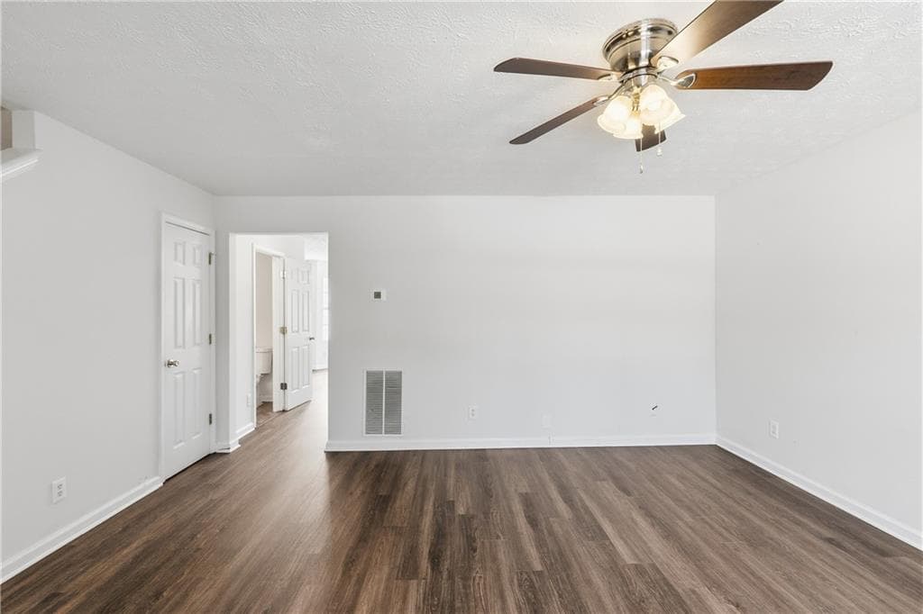 3 bedroom, 3 bathroom, 1,444 sq ft townhouse for sale at 1318 Revelstoke Cove, Riverdale, GA 30296 — photo 8